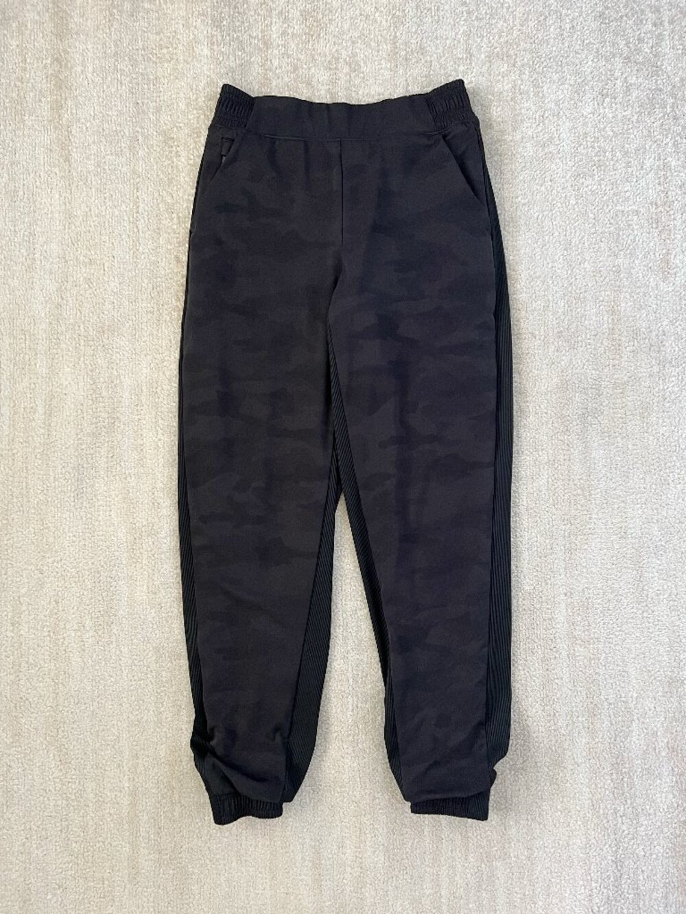 Athleta Black Camo Brooklyn Lined Jogger Pull On Pants Elastic Waist Tapered 0